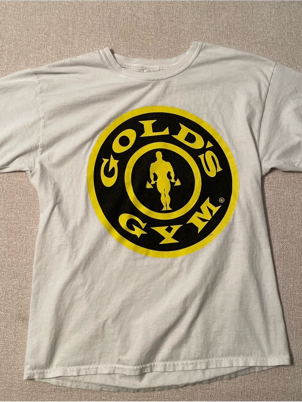 Source Unknown Gold's Gym White T‑Shirt with Black and Yellow Logo